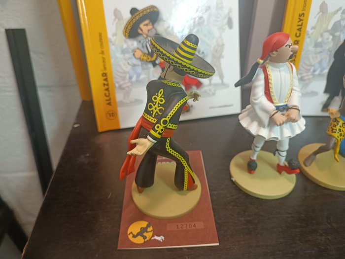 4  figurines Collection officielle avec livre et certificat - Tintin