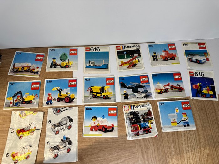 Lego - Vintage - 17 Vintage Lego sets