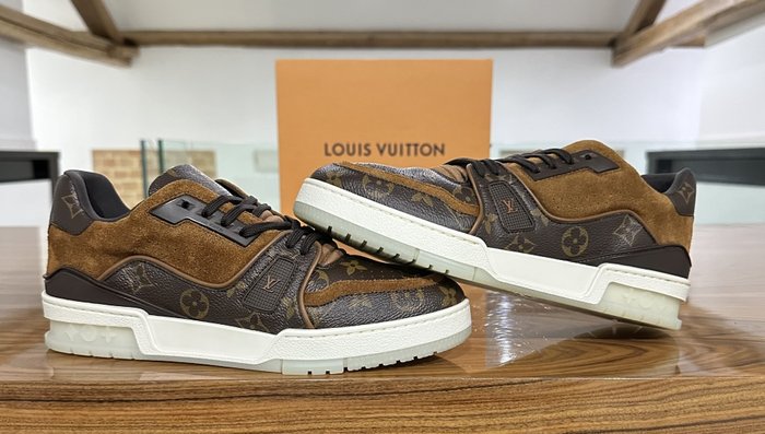 Louis Vuitton - Sneakers - Størelse: Shoes / EU 40.5, Shoes / EU 41, UK 6