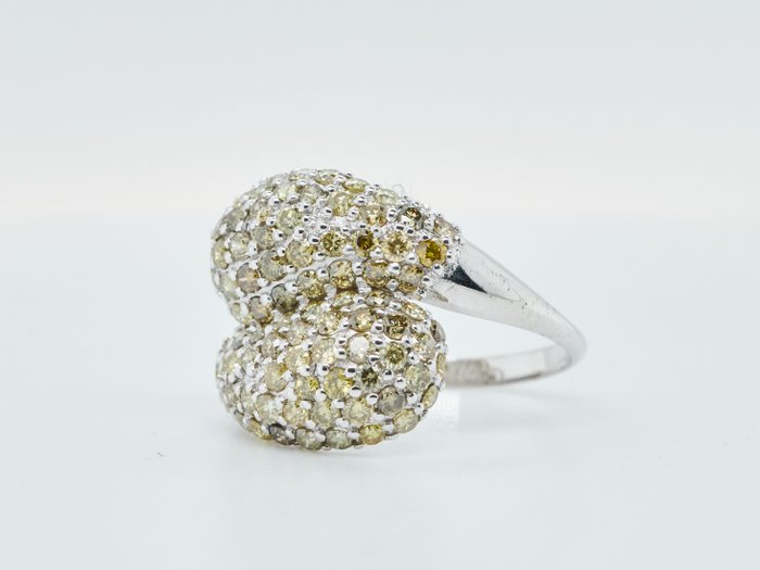 Ingen mindstepris - Ring 14 kt. -  2.04ct. tw. Diamant (Naturfarvet)