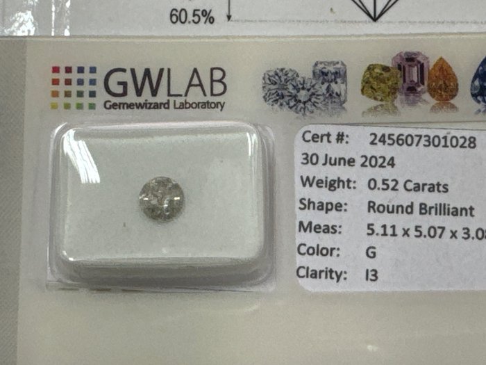 Ingen mindstepris - 1 pcs Diamant  (Natur)  - 0.52 ct - Rund - G - I3 - Gemewizard Gemological Laboratory (GWLab) - G i3