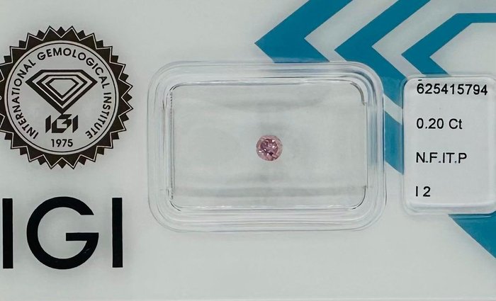 1 pcs Diamant  (Naturfarvet)  - 020 ct - Rund - Fancy intense Lyserød - I2 - International Gemological Institute (IGI)