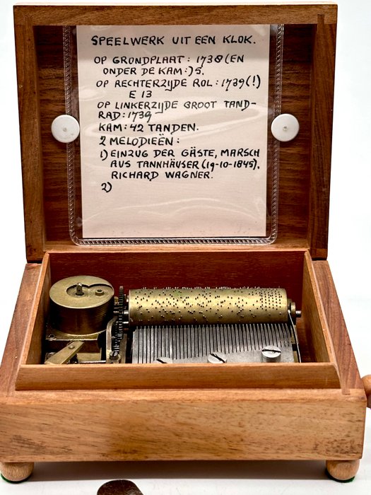 No reserve-19e Eeuws Cilinderspeelwerk uit een klok met twee melodieën in houten kastje - Cylinder musikboks - 1850-1900