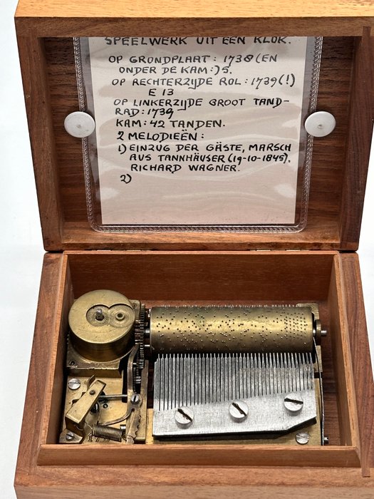 No reserve-19e Eeuws Cilinderspeelwerk uit een klok met twee melodieën in houten kastje - Cylinder musikboks - 1850-1900