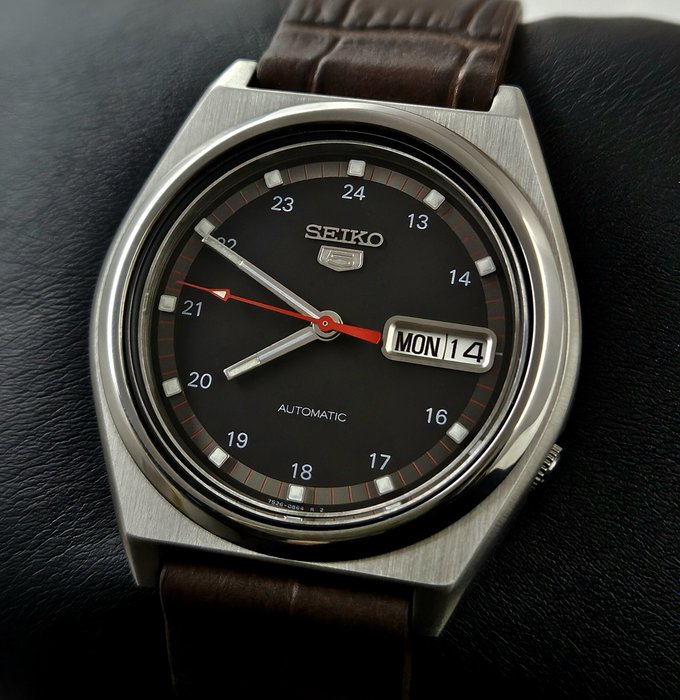 Seiko - Ingen mindstepris - Mænd - Seiko 5 Black Dial 7S26-8760 (1998)