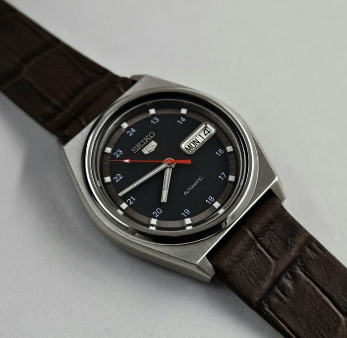 Seiko - Ingen mindstepris - Mænd - Seiko 5 Black Dial 7S26-8760 (1998)