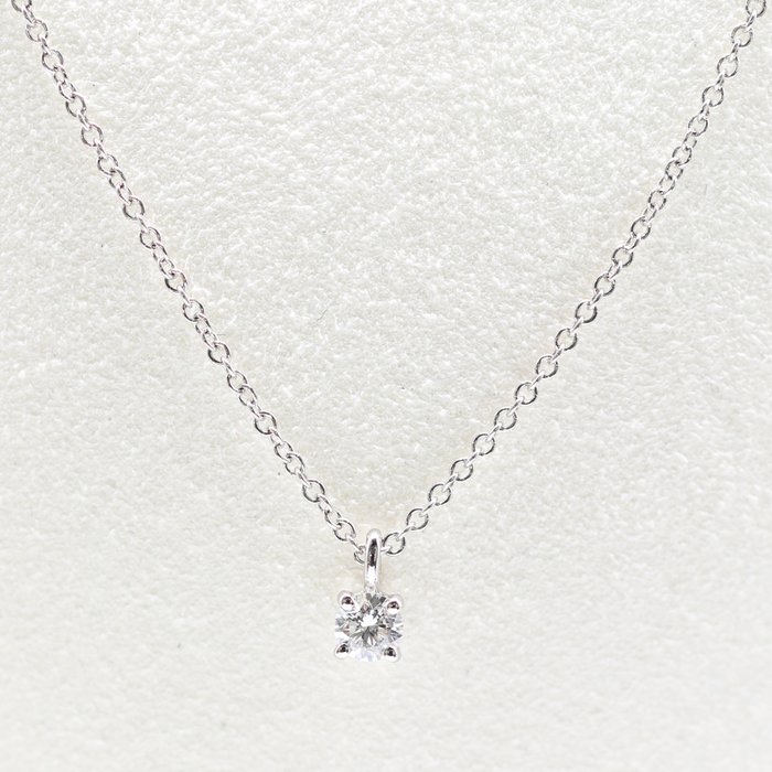 Tiffany  Co. - Halskæde med vedhæng - Solitaire Diamond Pendant Platin -  0.12ct. tw.