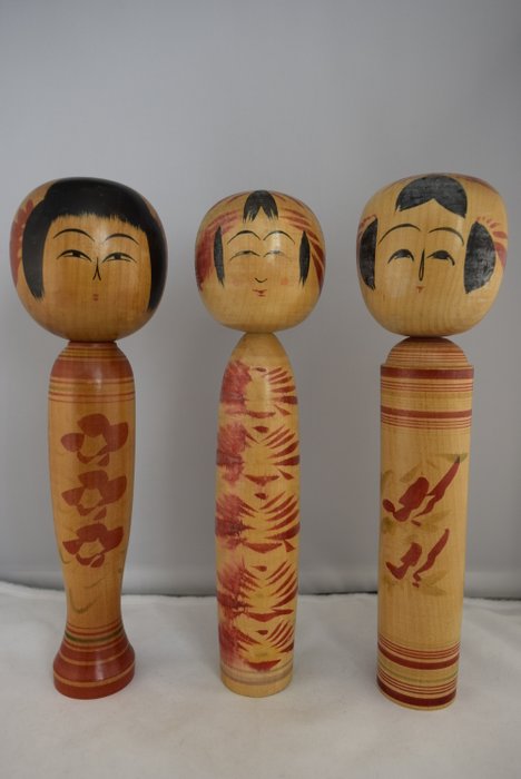 Tre Kokeshi dukker - Træ - Old Kokeshi made by Ooba Kamenoshin and others - Japan - Shōwa-periode (1926-1989)