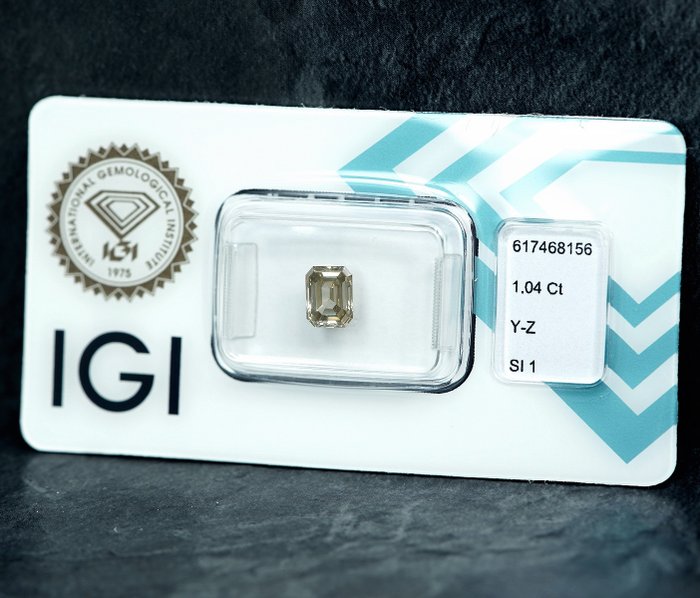 1 pcs Diamant  (Naturfarvet)  - 1.04 ct - Light Brunlig Gul - SI1 - International Gemological Institute (IGI)