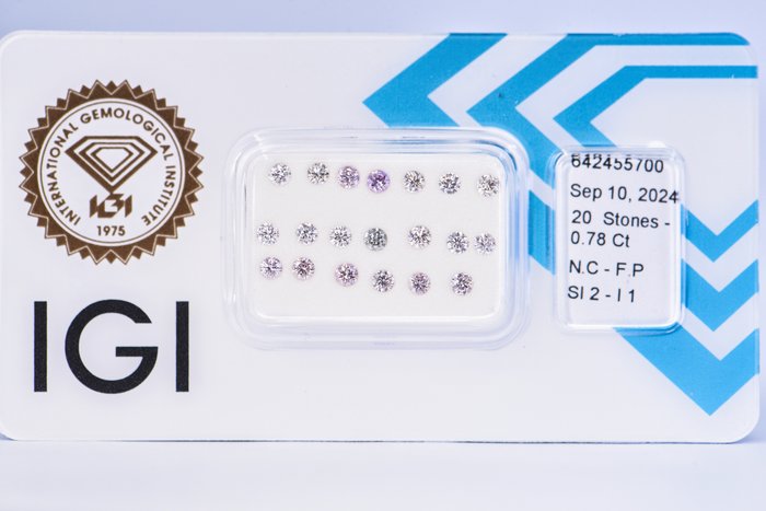 Ingen mindstepris - 20 pcs Diamant  (Naturfarvet)  - 078 ct - Rund - Fancy Light Lyserød - I1 SI2 - International Gemological Institute (IGI)