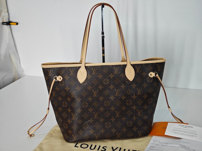 Louis Vuitton - Neverfull MM - Håndtaske