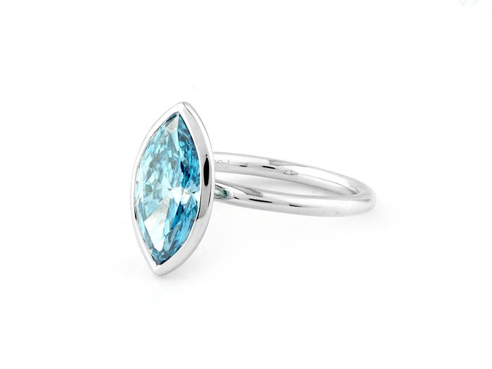 Ring - 14 karat Hvidguld -  3.08ct. tw. Blå Diamant (Laboratoriedyrket diamant i fancy farver)