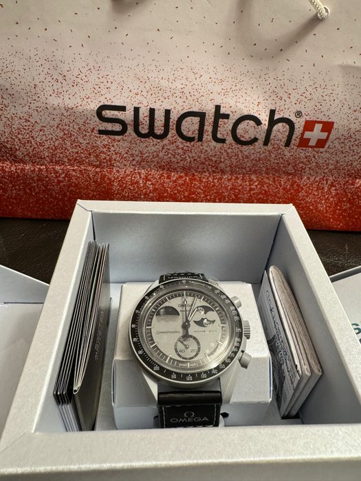 Swatch - MoonSwatch. Mission to Earthphase - Ingen mindstepris - Unisex - 2020+