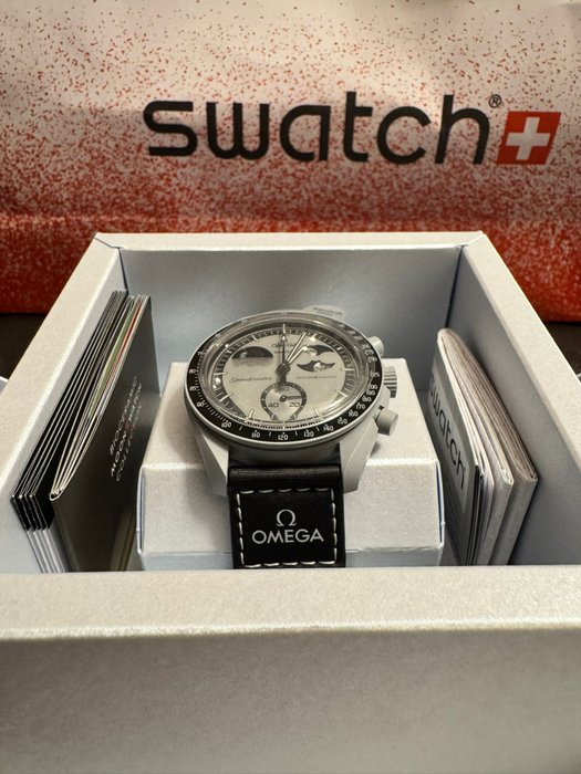 Swatch - MoonSwatch. Mission to Earthphase - Ingen mindstepris - Unisex - 2020+