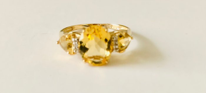 Ingen mindstepris - Ring - 10 kt. Gulguld Citrin - Diamant