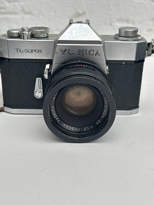 Yashica TL-Super + 28mm + 50mm + 200mm + acc. - M42 - Reflekskamera med enkelt linse (SLR)