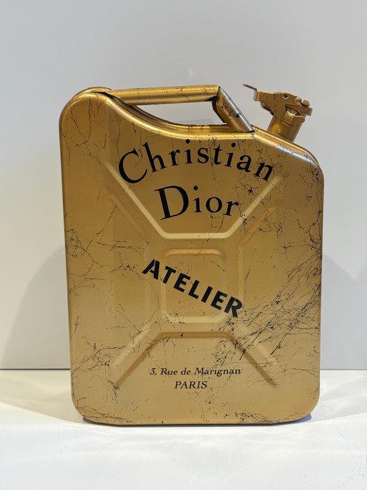 Rob VanMore - Oil Crisis Christian Dior XL - 47cm