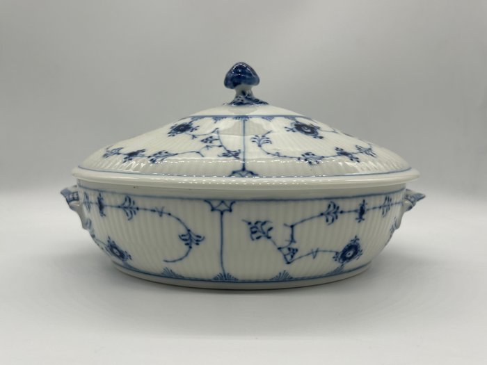 Royal Copenhagen - Arnold Krog - Terrin - Blue Fluted Plain Lace - Porcelæn - Oval Turren № 405