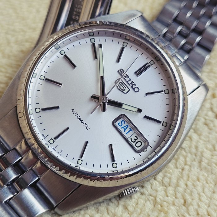 Seiko - 5 Fluted Bezel Automatic Watch - Ingen mindstepris - Mænd - 1980-1989