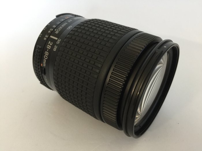 Nikon AF NIKKOR 28-80mm 1:3,5-5,6 D Zoomobjektiv