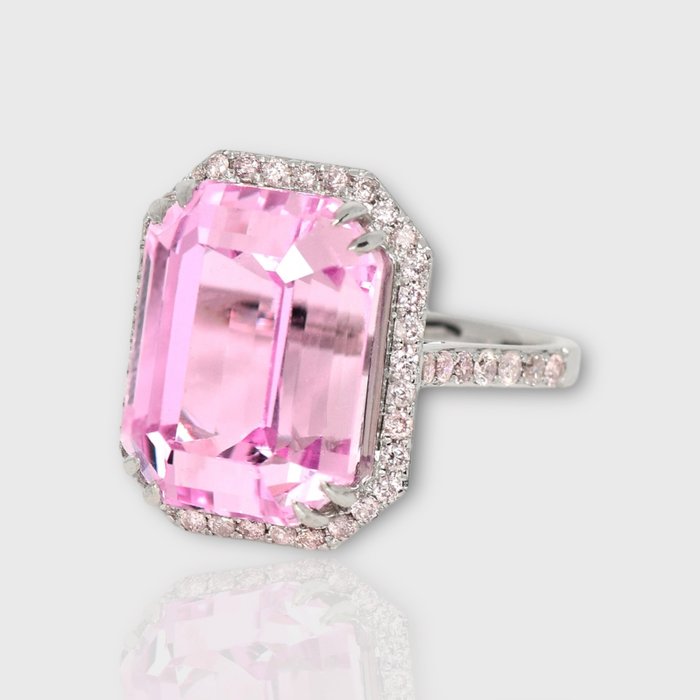 Ingen mindstepris - Ring - 14 karat Hvidguld -  16.35ct. tw. Kunzit - Diamant - IGI 15,75 ct Pink