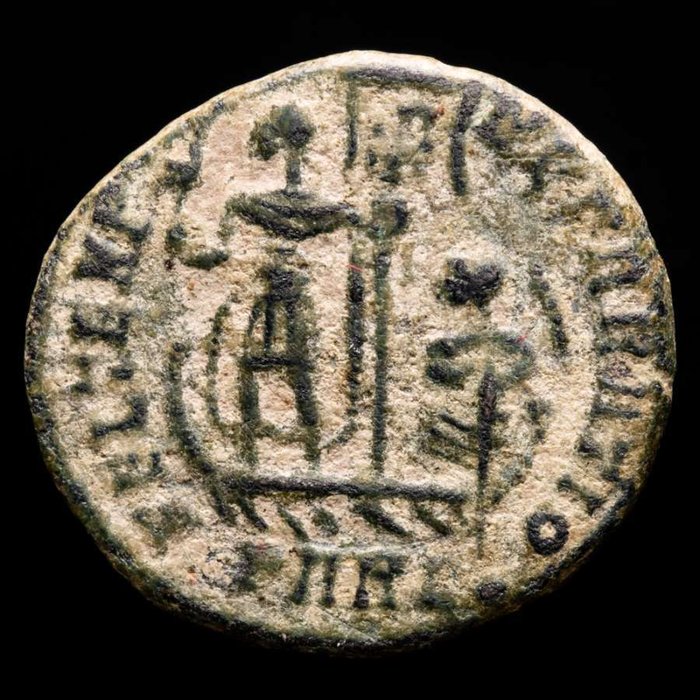 Romarriket. Constantius II (AD 337-361). Follis from Arles mint, 348-350 A.D.  FEL TEMP REPARATIO  (Ingen mindstepris)