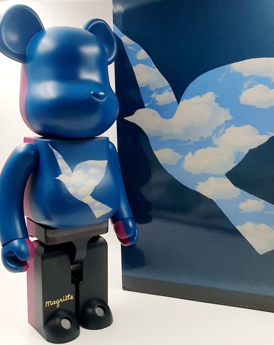 Medicom Toy x René Magrite - Be@rbrick 1000% Bearbrick René Magritte - L'oiseau du ciel / La belle société Bearbrick 2021