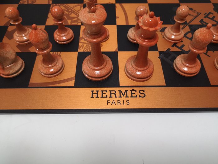 Anthony Dubois (1979) - Hermes Chess Board