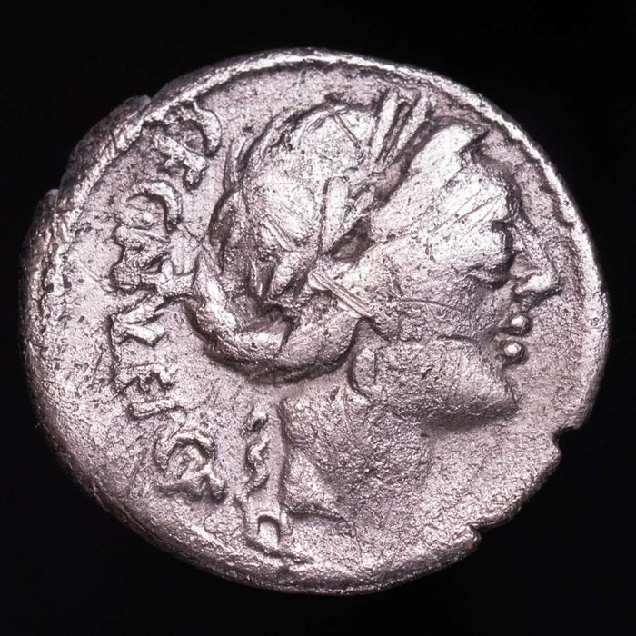 Romerska republiken. C. Egnatuleius C.f.. Quinarius Rome, 97 BC. Victory standing left, inscribing shield attached to trophy; in field, Q; in ex. ROMA  (Ingen mindstepris)