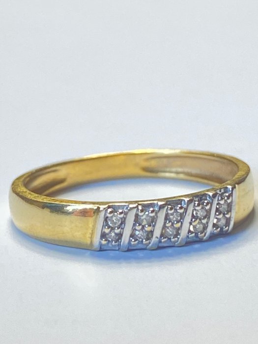 Ingen mindstepris - Ring - 18 kraat Gulguld Diamant (Natur)