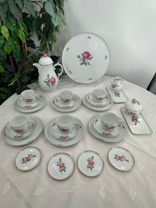 Elegantes 28-teiliges Alt Fürstenberg - Handbemalte Rosenmuster und Goldrand - Kaffesæt (28) - Porcelæn