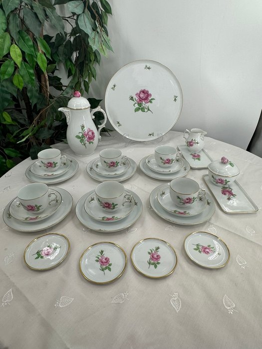 Elegantes 28-teiliges Alt Fürstenberg - Handbemalte Rosenmuster und Goldrand - Kaffesæt (28) - Porcelæn