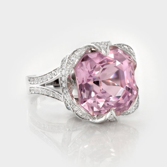 Ingen mindstepris - Ring - 14 karat Hvidguld -  14.47ct. tw. Kunzit - Diamant - IGI 13,34 ct Pink