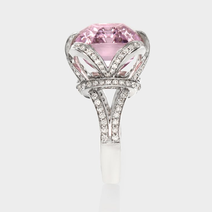 Ingen mindstepris - Ring - 14 karat Hvidguld -  14.47ct. tw. Kunzit - Diamant - IGI 13,34 ct Pink