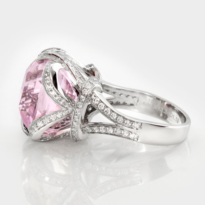 Ingen mindstepris - Ring - 14 karat Hvidguld -  14.47ct. tw. Kunzit - Diamant - IGI 13,34 ct Pink