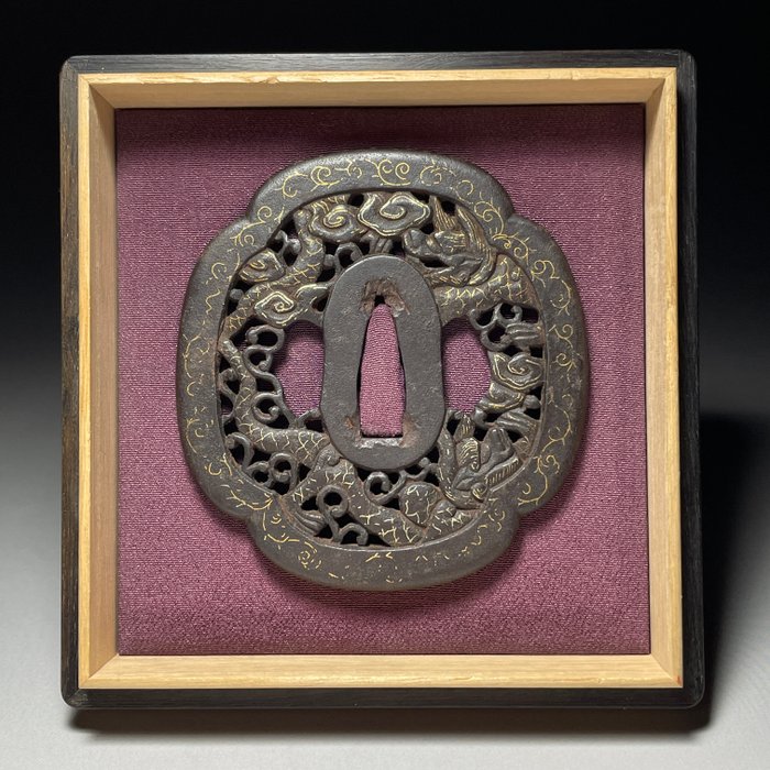 Katana - Dragon Nanban Style Large TSUBA, 龍南蛮鍔, Jernbagside, Edo-periode, 84x78x4,4 mm 130g - Japan - Edo-perioden (1600-1868)