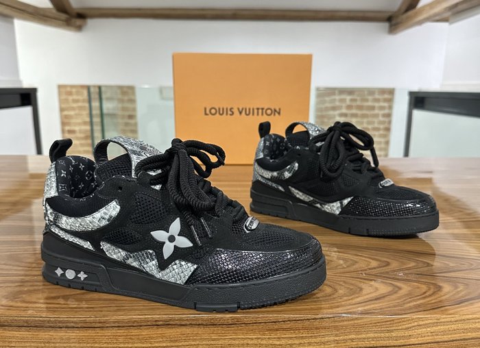 Louis Vuitton - Sneakers