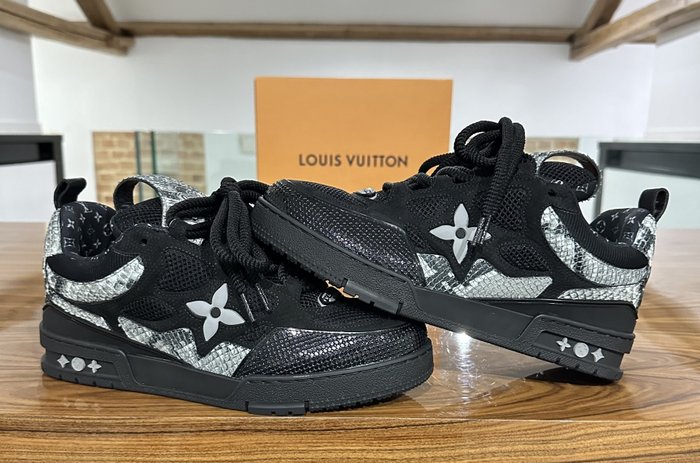 Louis Vuitton - Sneakers