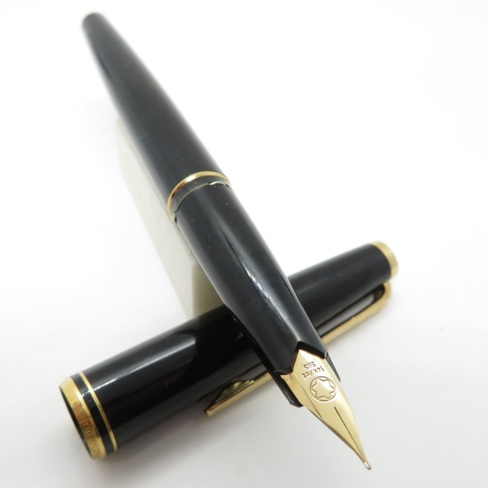 Montblanc - 221 (black) - 14k gold nib (EF) - Fyldepen