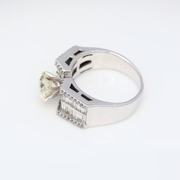 Ring - 18 kraat Hvidguld -  215ct tw Diamant (Natur) - Diamant