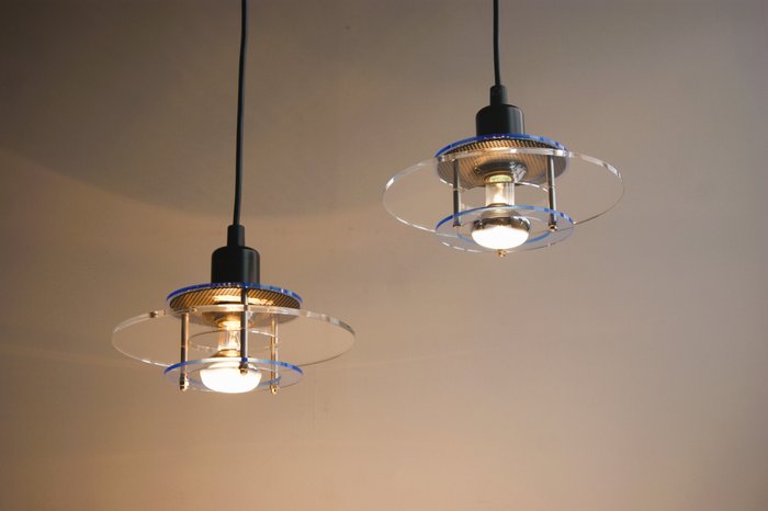 Design Light AS - Loftslampe (2) - Plads - Akryl