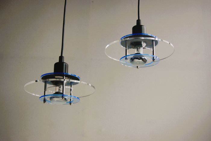 Design Light AS - Loftslampe (2) - Plads - Akryl