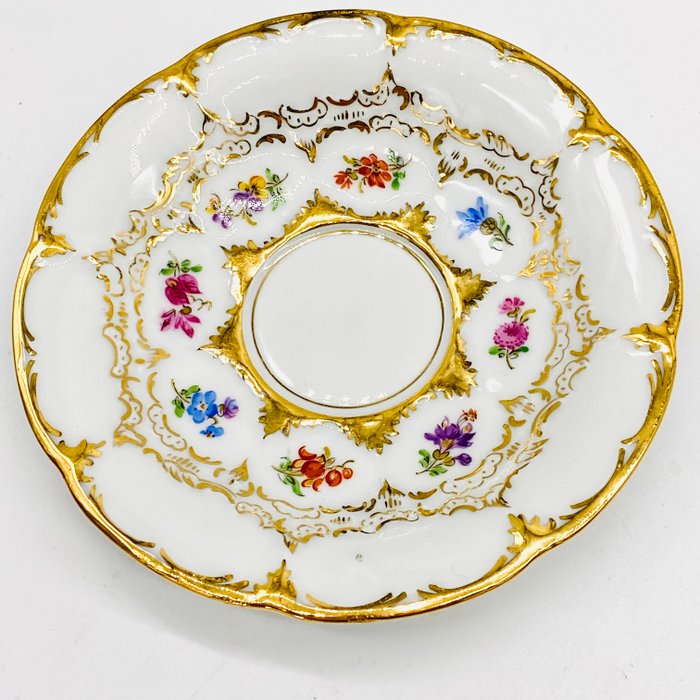 Meissen - E.A. Leuteritz - Kaffesæt (3) - Mokkagedeck, B Form, Streublümchen, Halbspitze - Porcelæn