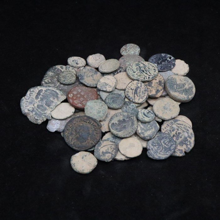 Antikken. Lot of 65 Uncleaned Coins | 2nd Century BC -7th Century AD Including Seleucids, Nabatean , Roman and Byzantine  (Ingen mindstepris)