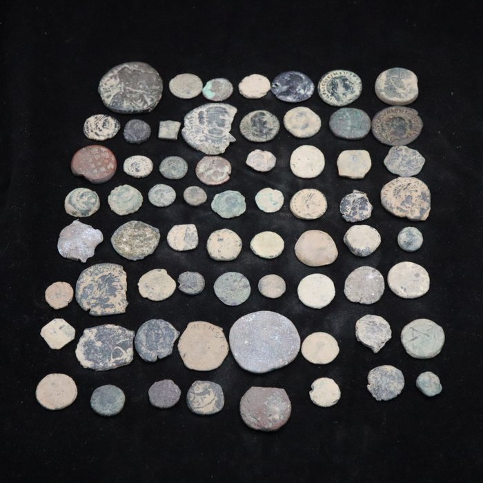 Antikken. Lot of 65 Uncleaned Coins | 2nd Century BC -7th Century AD Including Seleucids, Nabatean , Roman and Byzantine  (Ingen mindstepris)