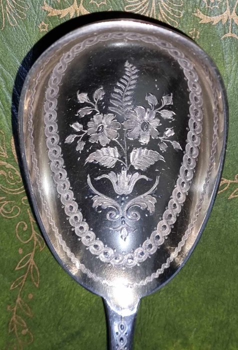 Sterling, Solid Silver Spoon - Chawner  Co (George William Adams) - Ske - .925 sølv - Fantastisk ætsning guld forgyldt