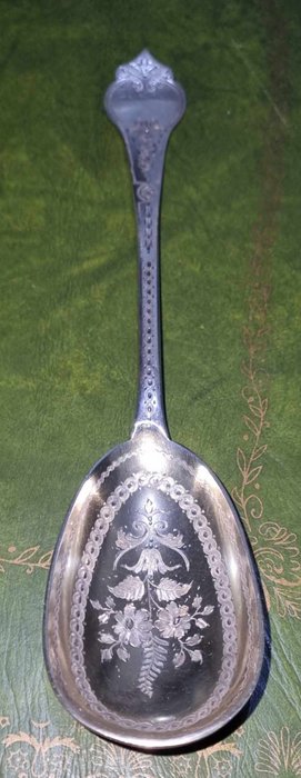 Sterling, Solid Silver Spoon - Chawner  Co (George William Adams) - Ske - .925 sølv - Fantastisk ætsning guld forgyldt