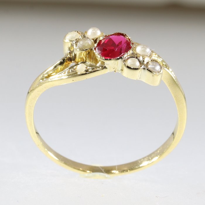 Ingen mindstepris - Ring - 18 kraat Gulguld - Rubin - Perle, vintage, 1900