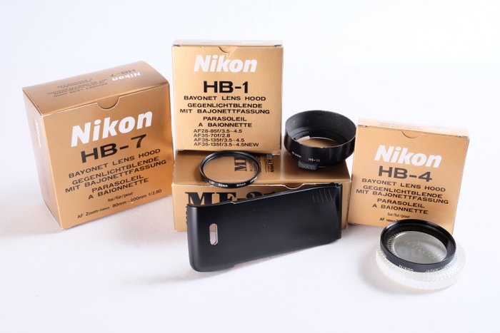 Nikon Lot accessoires : Pare soleil + Dos F801 + Filtres Nikon Analogt kamera