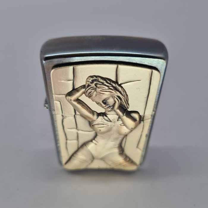 Zippo - Pin-up - Lighter - Messing